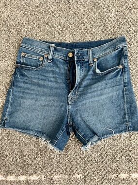 Women’s Gap 4in Short High Rise